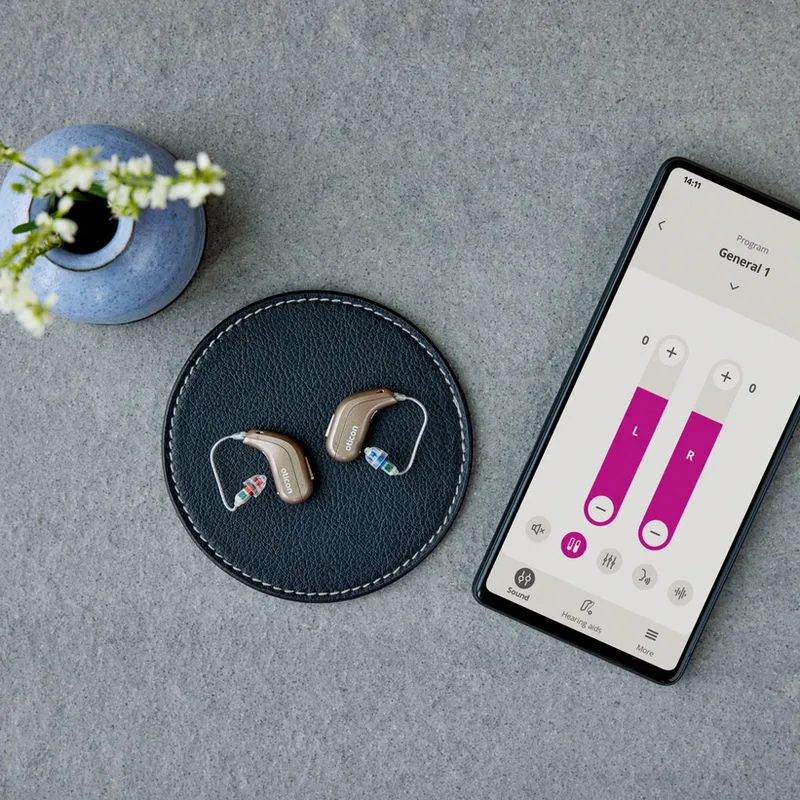 Aparelhos auditivos Oticon com aplicação móvel